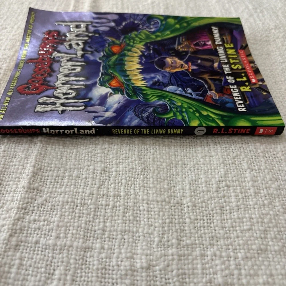 Goosebumps HorrorLand 1: Revenge of the Living Dummy Paperback Book Pre Teen‎